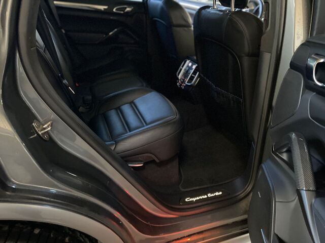 Porsche Cayenne Turbo foto 27