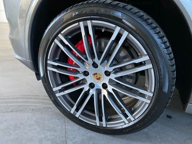 Porsche Cayenne Turbo foto 9