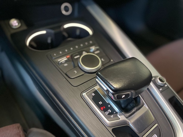 Audi A4 Avant 3.0 TDI Quattro S-line foto 10