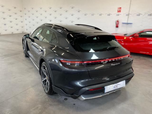 Porsche Taycan 4 cross turismo foto 11