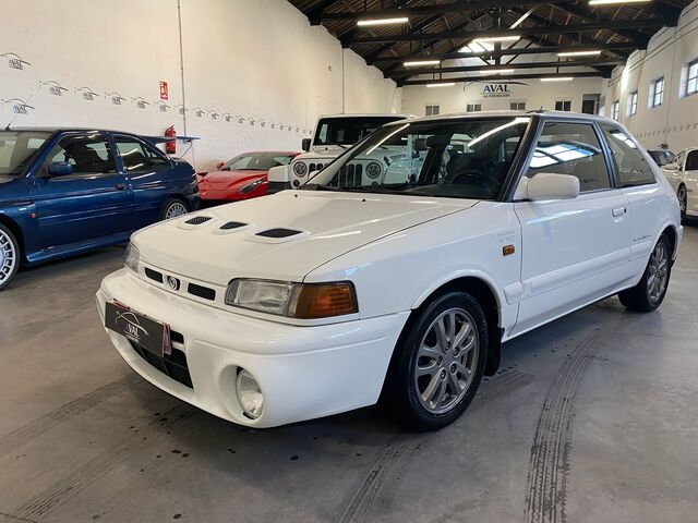 Mazda 323 GT-R foto 1